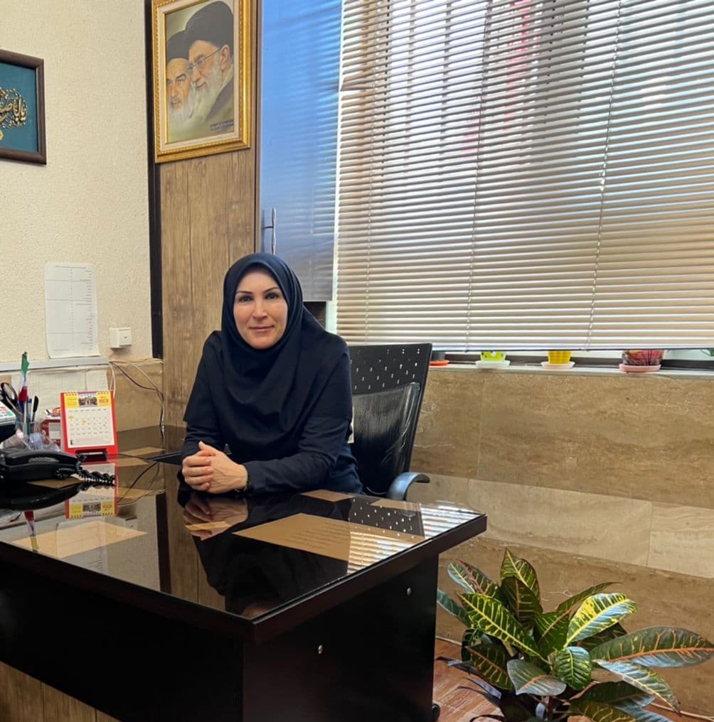 منیژه شکری ، مدیریت دبستان .