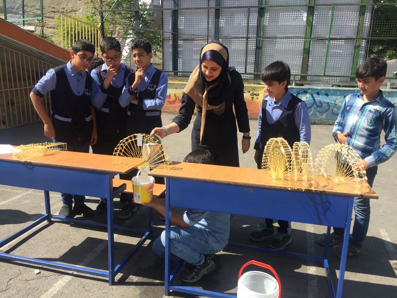 فعالیت هنری دانش آموزان .